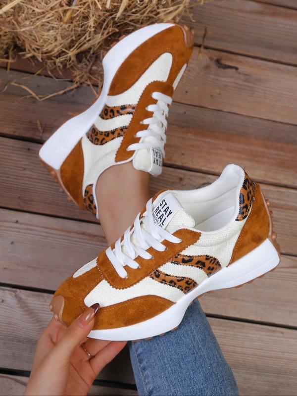 Baskets légères à lacets pour femme – Chaussures de sport respirantes, semelle amortissante et antidérapante en caoutchouc. Sneakers décontractées toutes saisons.